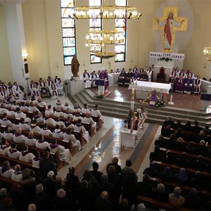 Biskup Šaško predvodio sprovodnu misu i obrede za preminulog svećenika vlč. Marinka Goleka